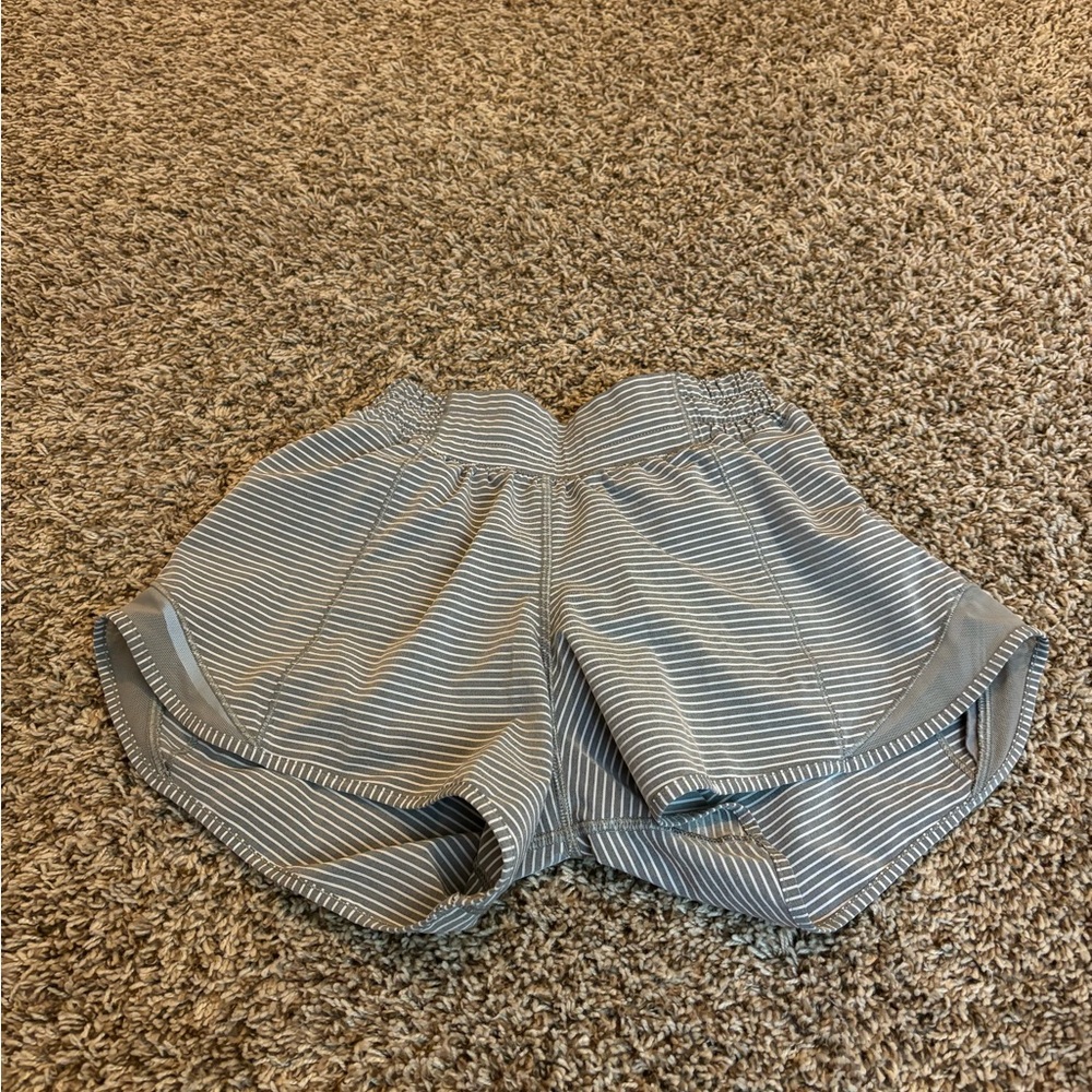 Lululemon Hotty Hot 4in Size 2